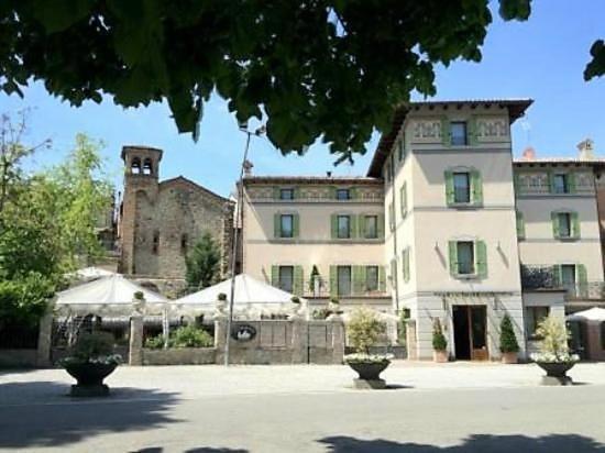 Cora Hotels Leon D'Oro CastellʼArquato Εξωτερικό φωτογραφία